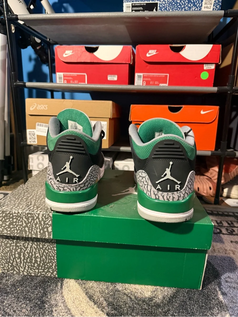 Jordan Men’s Black and Green Retro Elephant-Print Sneakers